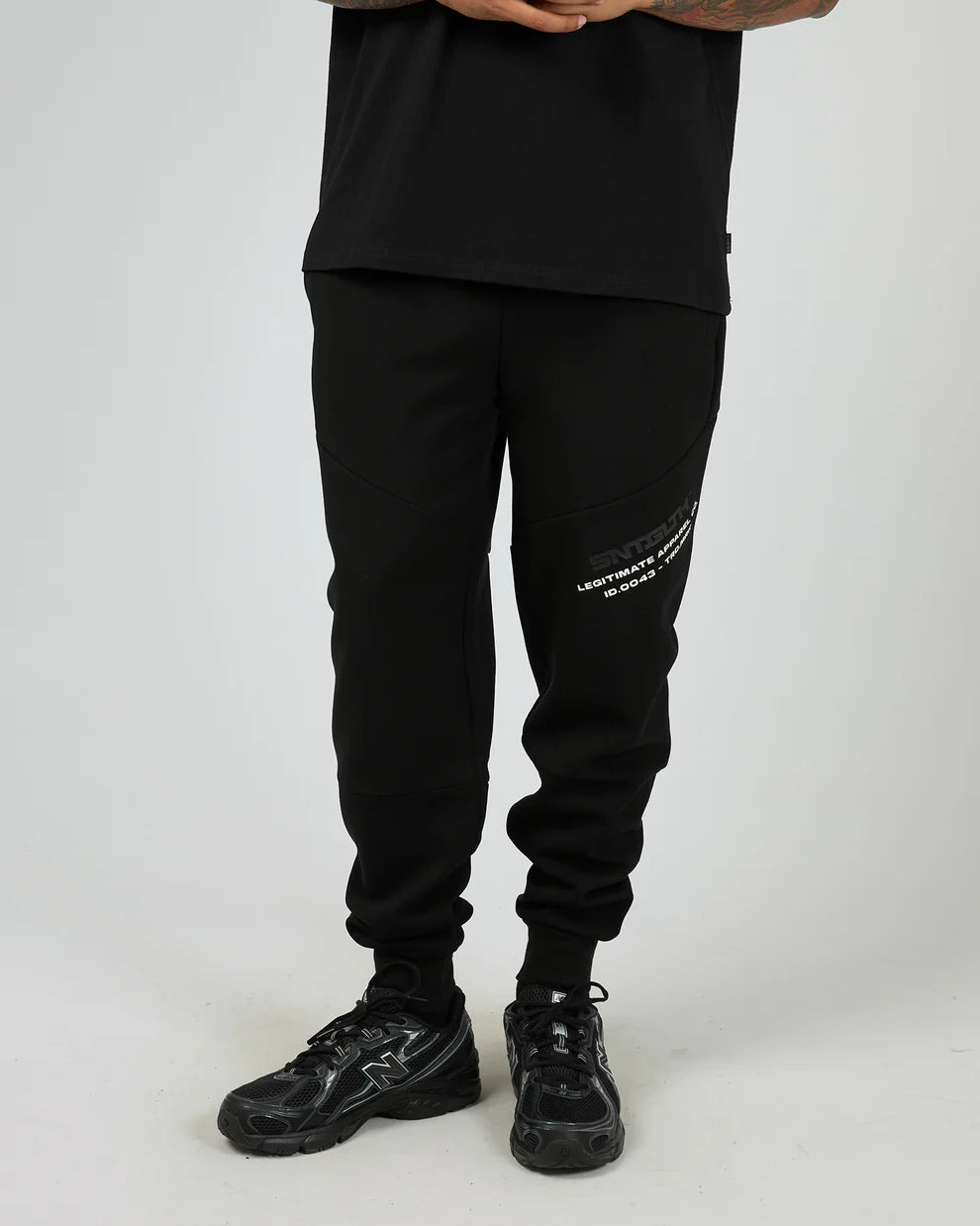 SENSOR TRACK PANT BLACK